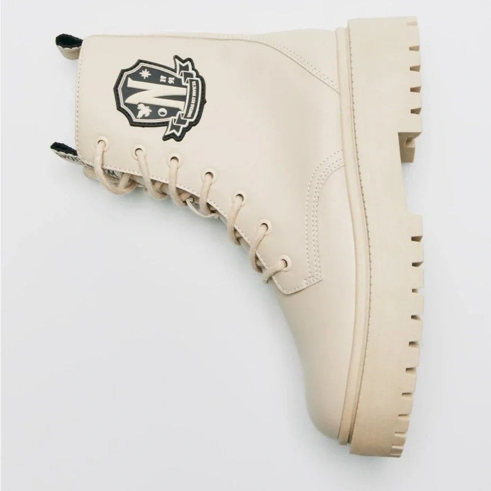 ZARA Wednesday Ankle boots 2100/330